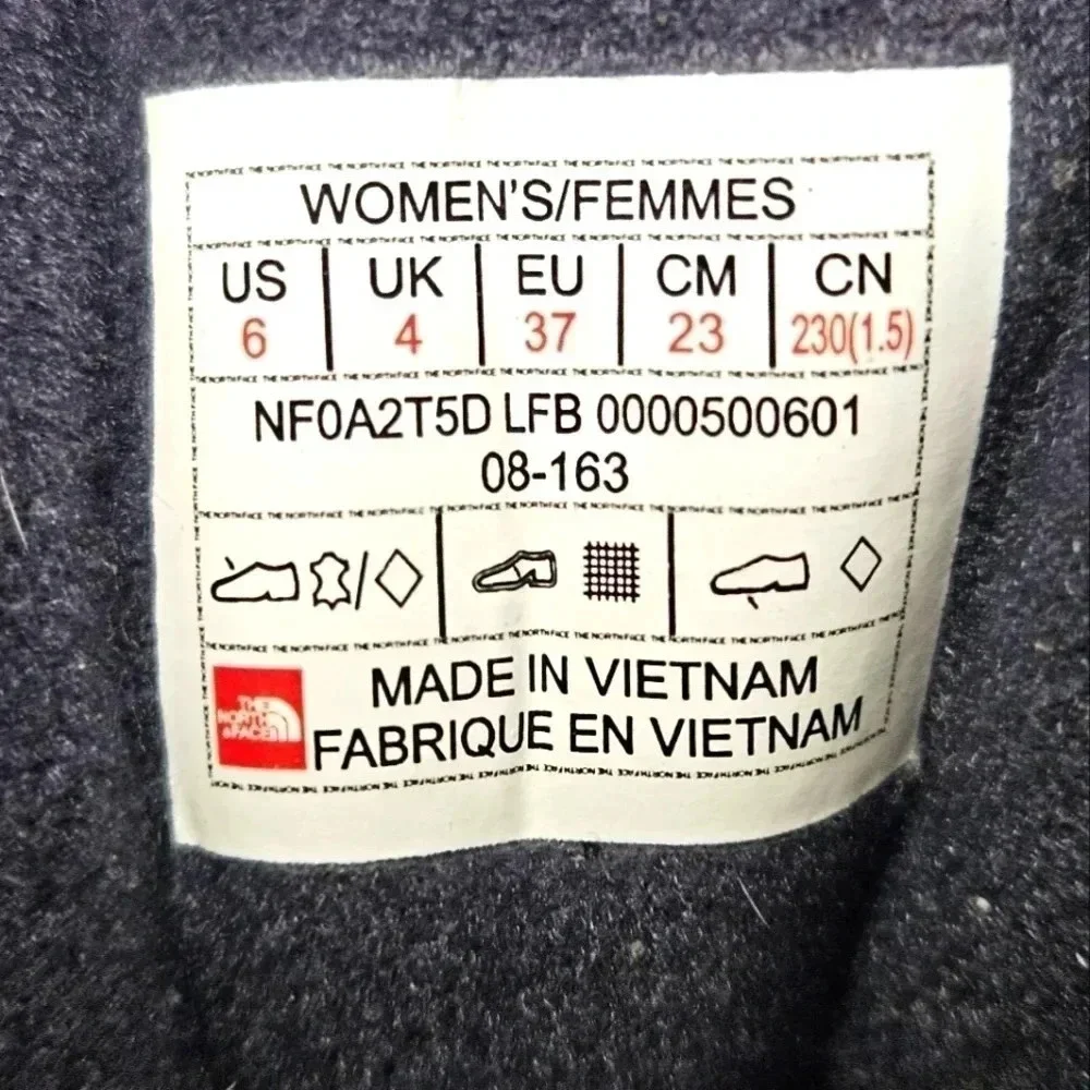 North face rain/snow boots. Woman's‎ size 6